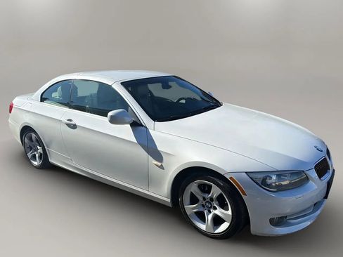 Used 2011 BMW 335i Convertible image 6