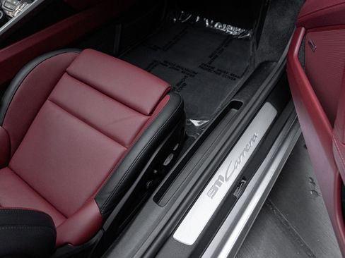 Certified 2025 Porsche 911 Carrera RWD image 40