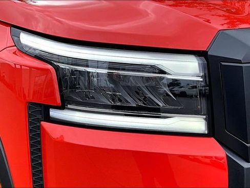 Certified 2025 Nissan Frontier PRO-4X w/ Interior Protection Package image 30