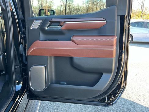 Used 2024 GMC Sierra 1500 Denali Ultimate image 28