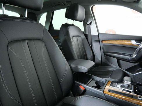 Used 2023 Audi Q5 2.0T Premium w/ Convenience Package AWD/4WD image 12