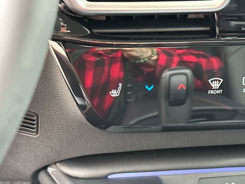 New 2026 Nissan Sentra SR w/ SR Premium Package FWD image 32