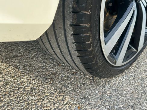 Used 2018 Volkswagen Passat GT image 40