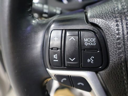 Used 2019 Toyota Highlander Limited AWD/4WD image 33