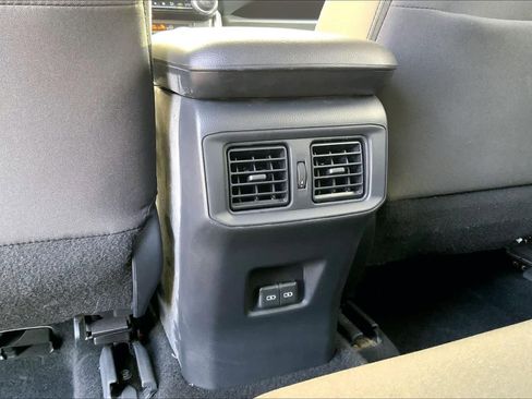 Used 2025 Toyota RAV4 XLE image 28