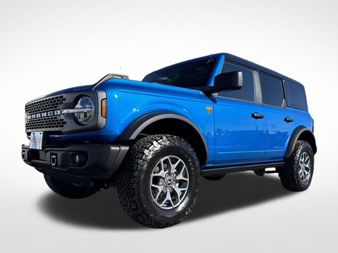 Certified 2025 Ford Bronco Badlands image 2