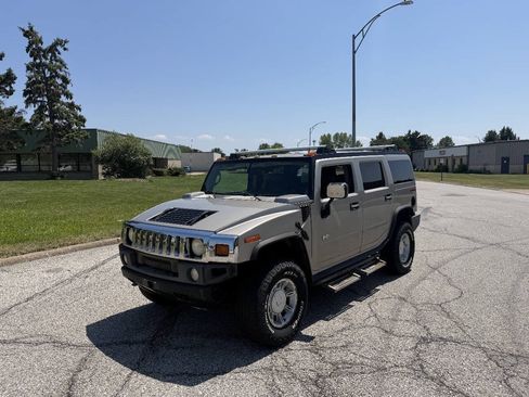 Used 2004 HUMMER H2 w/ Preferred Equipment Group AWD/4WD image 1