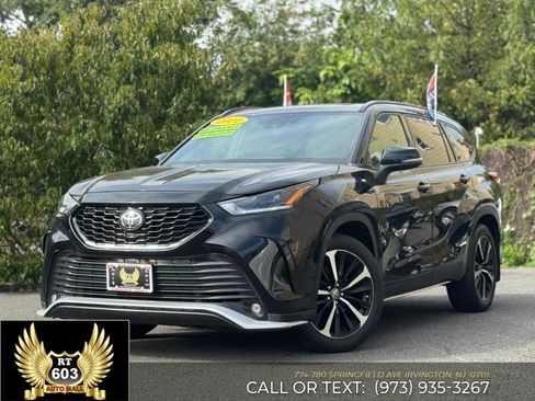 Used 2021 Toyota Highlander XSE image 1