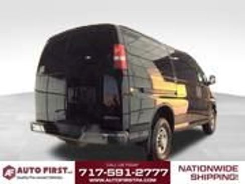 Used 2019 Nissan NV 2500 SV image 4