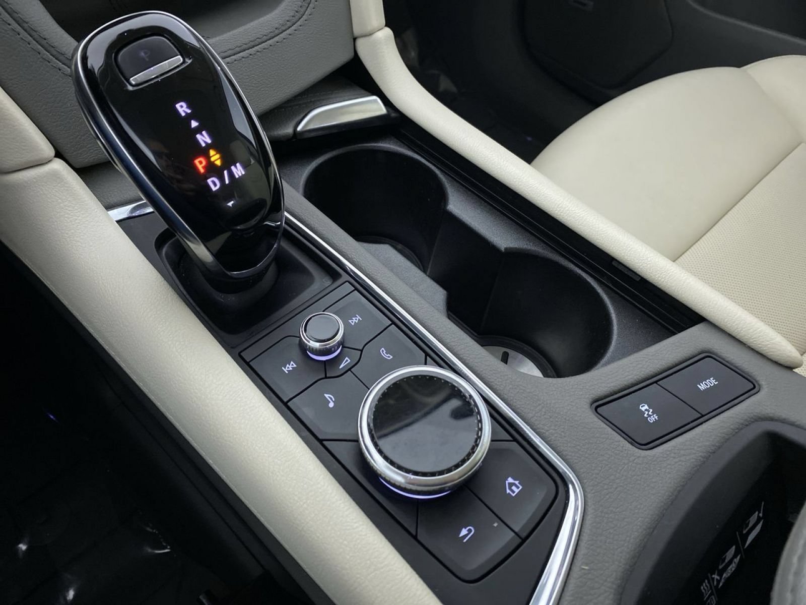 Certified 2020 Cadillac XT6 Premium Luxury FWD image 7