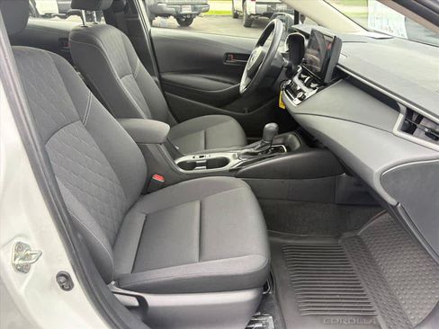 Used 2023 Toyota Corolla LE FWD image 6