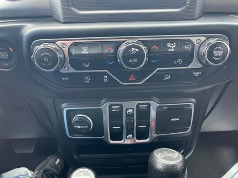 Used 2018 Jeep Wrangler Unlimited Sport S image 14