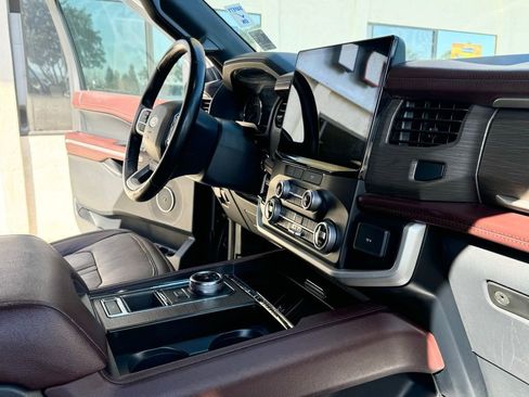 Used 2023 Ford Expedition Max Limited image 32