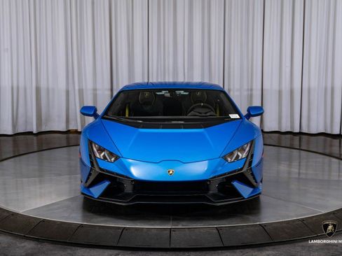 Used 2023 Lamborghini Huracan Tecnica image 4