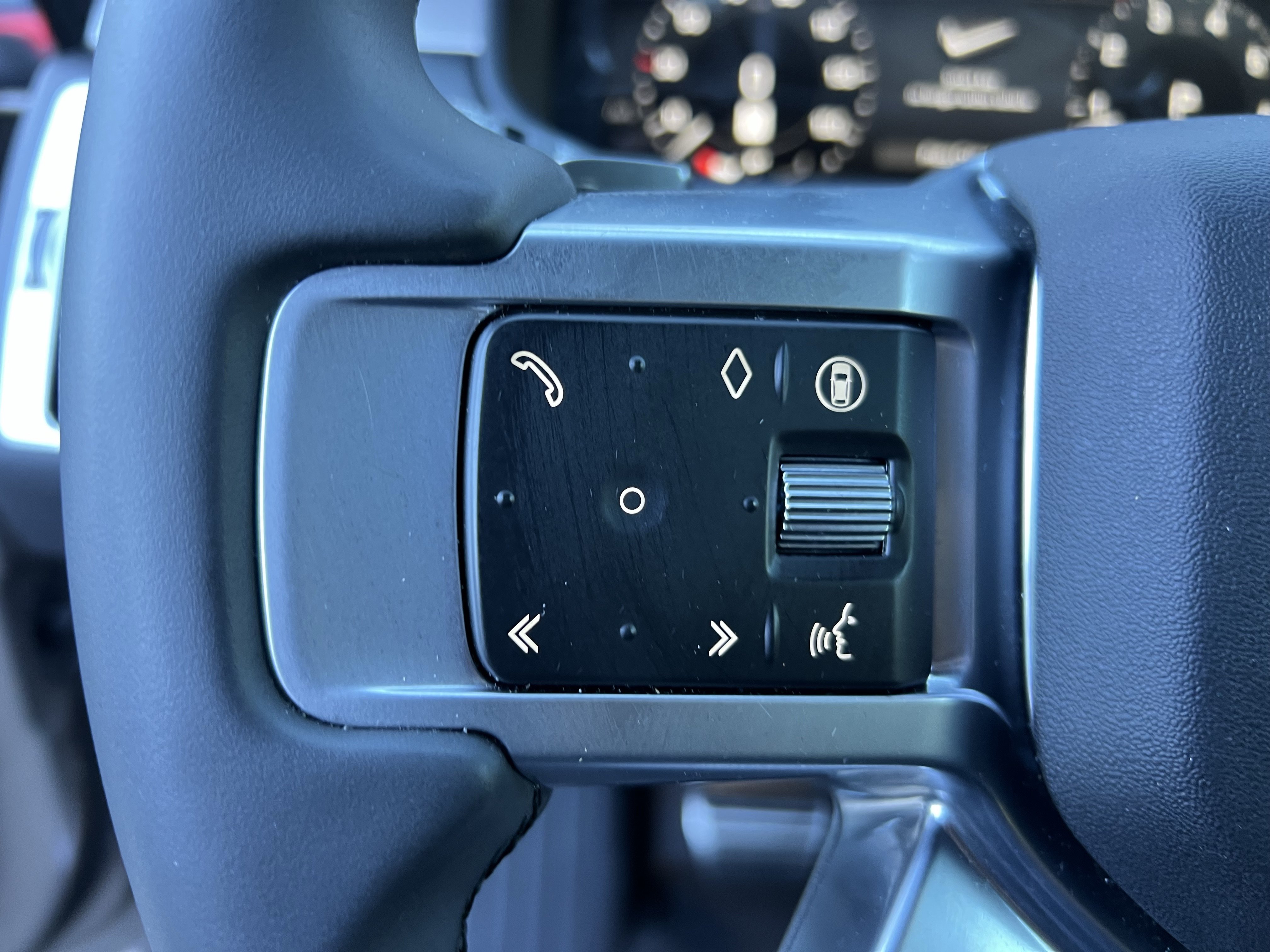 Certified 2025 Land Rover Discovery Dynamic SE AWD/4WD image 21