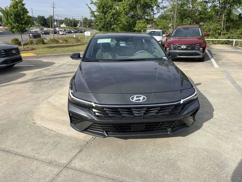 New 2026 Hyundai Elantra SEL Sport Premium FWD image 2