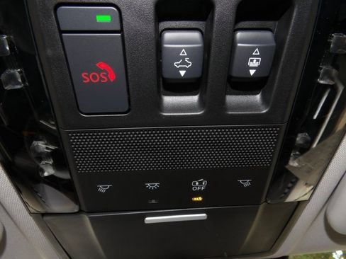 New 2025 Mitsubishi Outlander SE image 28