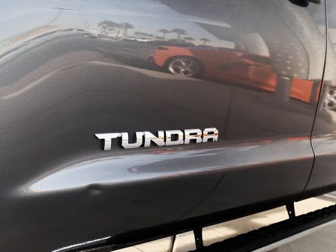 Used 2017 Toyota Tundra SR5 image 7