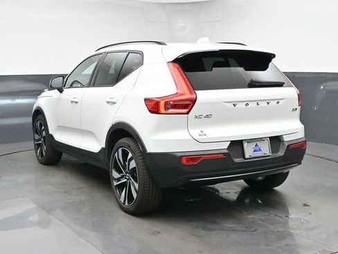Used 2023 Volvo XC40 B5 Ultimate w/ Protection Package Premier AWD/4WD image 8