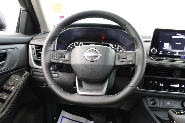 Certified 2026 Nissan Rogue SV FWD image 22