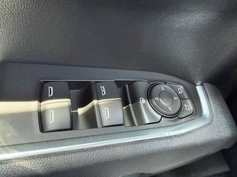 Used 2025 Chevrolet Silverado 1500 LT AWD/4WD image 39