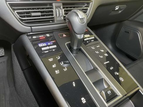 Certified 2026 Porsche Macan Turbo AWD/4WD image 34