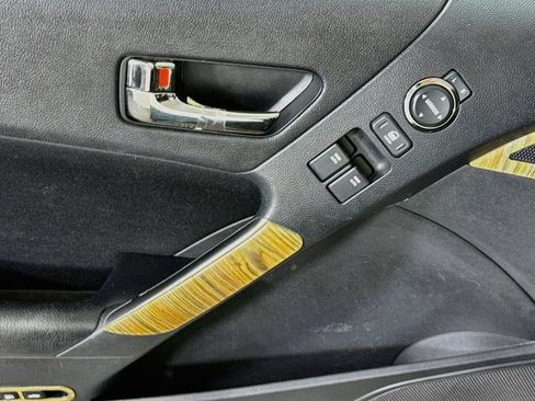 Used 2011 Hyundai Genesis 2.0T RWD image 19