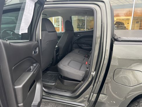 Used 2018 Chevrolet Colorado LT w/ LT Convenience Package image 6