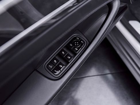 Used 2018 Porsche Panamera 4S AWD/4WD image 33