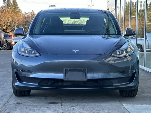 Used 2021 Tesla Model 3 Standard Range Plus image 8