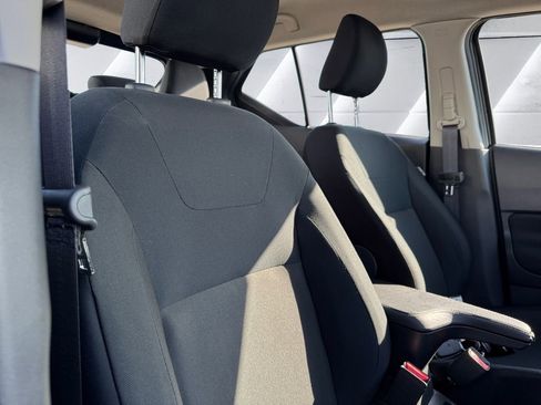 Used 2025 Nissan Kicks Play S image 14