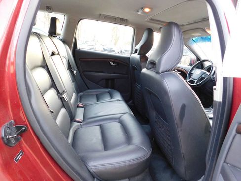 Used 2011 Volvo XC70 3.2 image 22