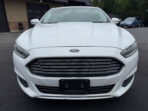 Used 2013 Ford Fusion SE FWD image 2