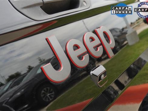 Certified 2022 Jeep Gladiator Rubicon w/ Cold Weather Group image 10