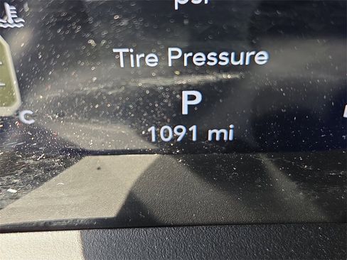 Certified 2025 Jeep Gladiator Rubicon w/ Safety Group image 30