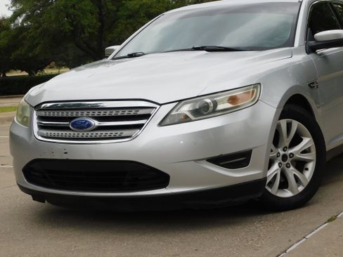 Used 2011 Ford Taurus SEL w/ 201A Rapid Spec Order Code image 2