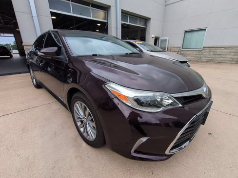 Used 2017 Toyota Avalon Limited w/ Carpet Mat Package FWD image 9