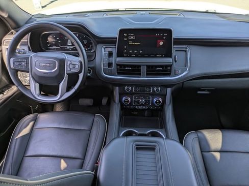Used 2024 GMC Yukon XL SLT image 18