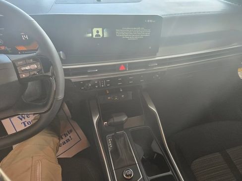 New 2026 Kia Sorento LX FWD image 2