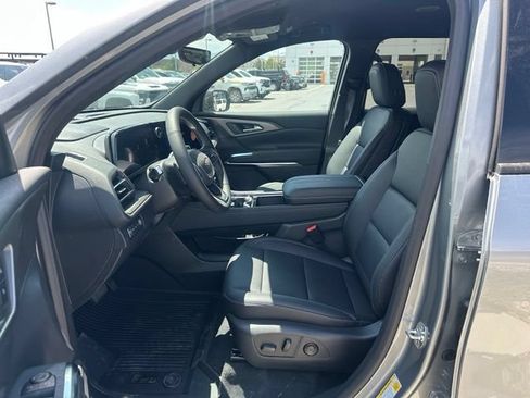 New 2026 Chevrolet Traverse LT w/ Driver Confidence Package AWD/4WD image 15