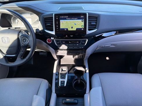 Used 2017 Honda Pilot Elite image 19