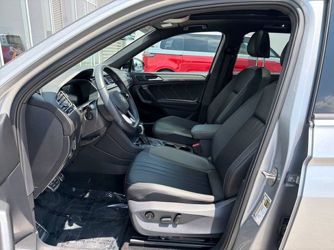 Certified 2024 Volkswagen Tiguan SE R-Line AWD/4WD image 10