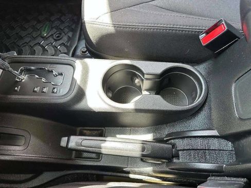 Used 2013 Jeep Wrangler Unlimited Sport image 12