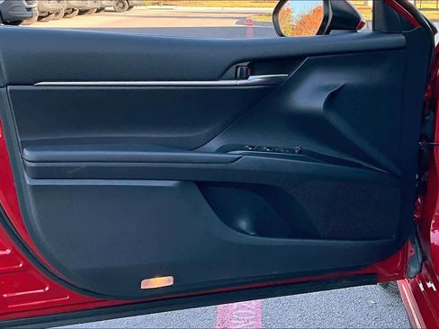 Used 2019 Toyota Camry SE image 24