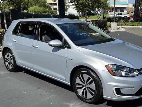 Used 2016 Volkswagen e-Golf SE w/ DC Fast Charging Package image 42