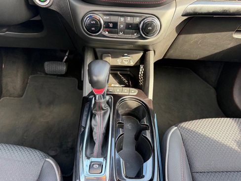 Used 2023 Chevrolet TrailBlazer RS w/ Sun and Liftgate Package FWD image 17