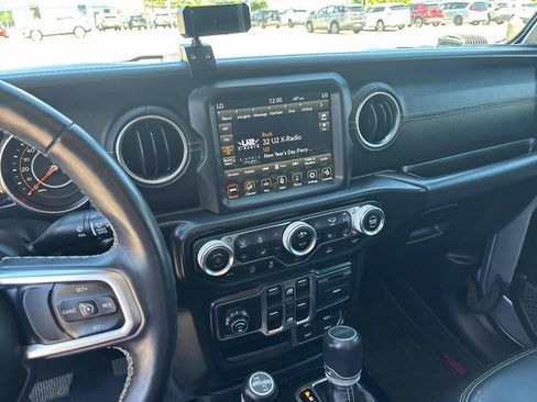 Used 2020 Jeep Gladiator Overland AWD/4WD image 15