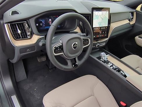 New 2026 Volvo XC60 B5 Plus w/ Climate Package image 9