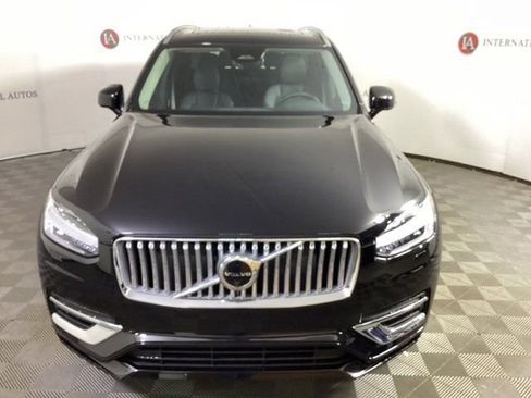 New 2025 Volvo XC90 T8 Plus w/ Protection Package Premier AWD/4WD image 2