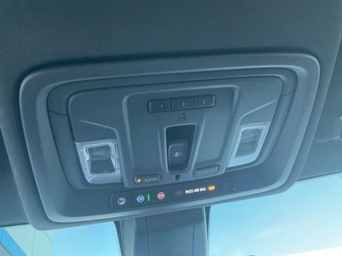 Used 2019 Chevrolet Silverado 1500 High Country w/ Technology Package image 21